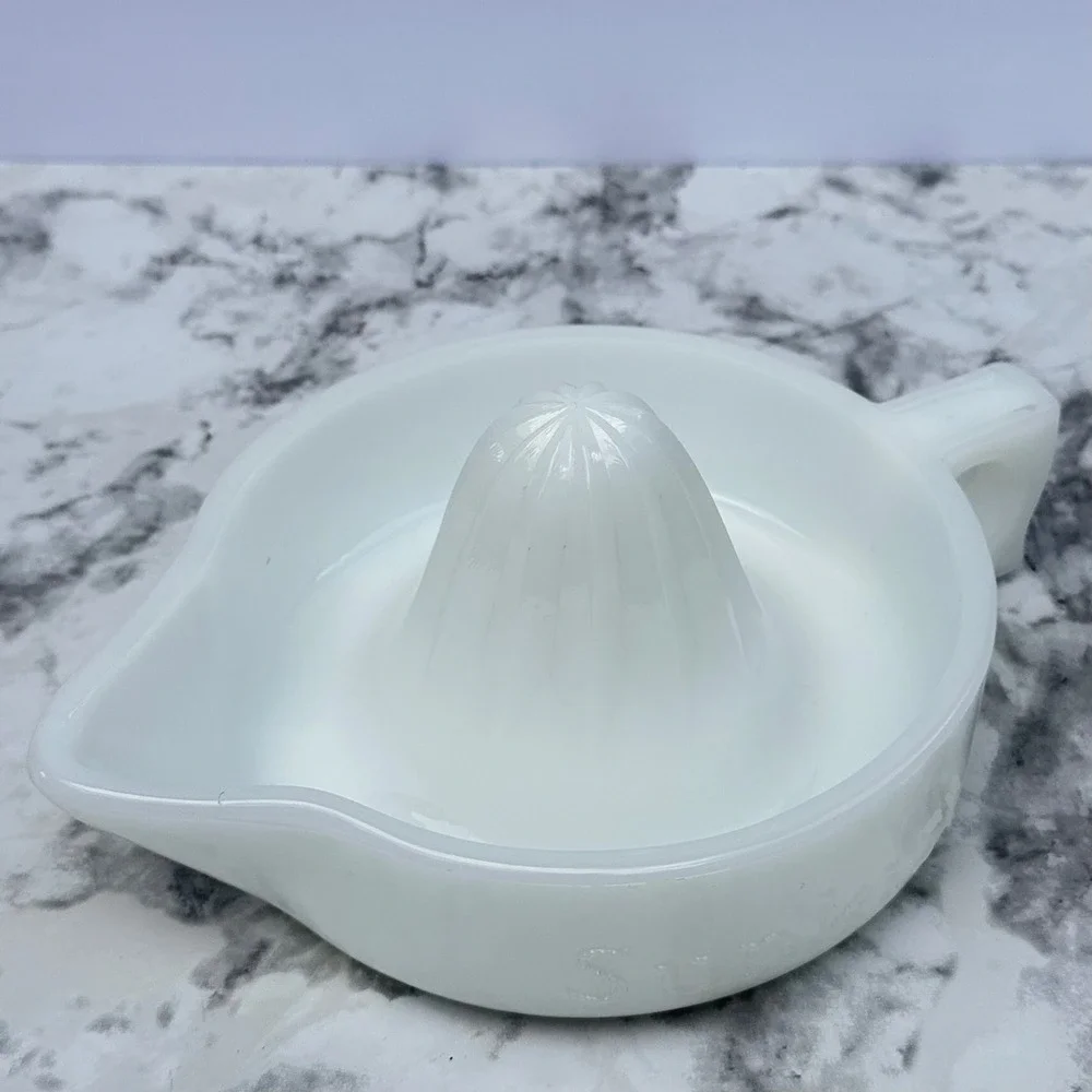 Vintage Sunkist Milk Glass Citrus Juicer Reamer Pat 68764 Made USA White Retro